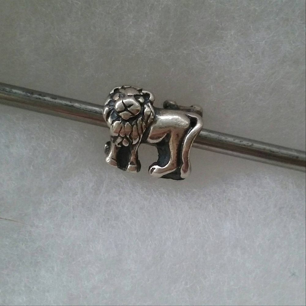*SOLD*Trollbeads Lions Bead